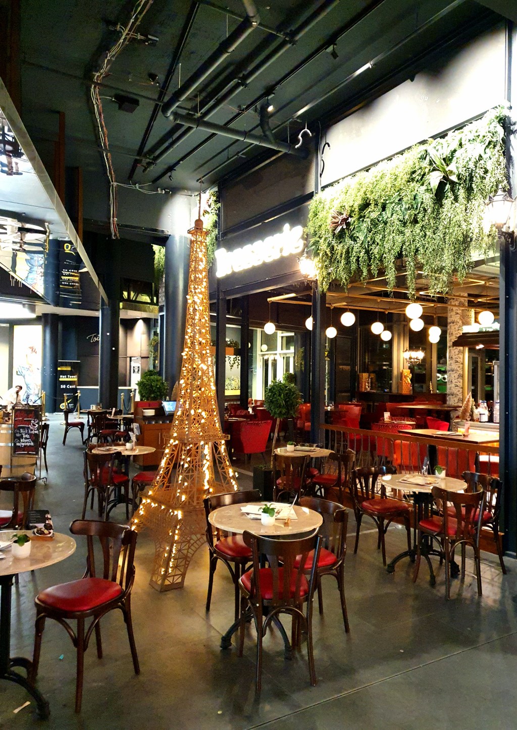 Brasserie im Pariser Stil in der MyZeil&nbsp;Frankfurt